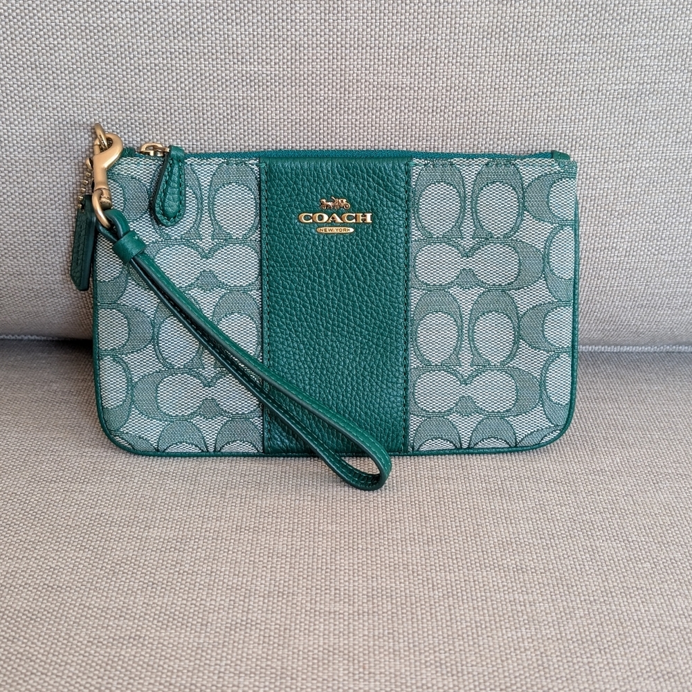 Coach Small wristlet in signature jacquard